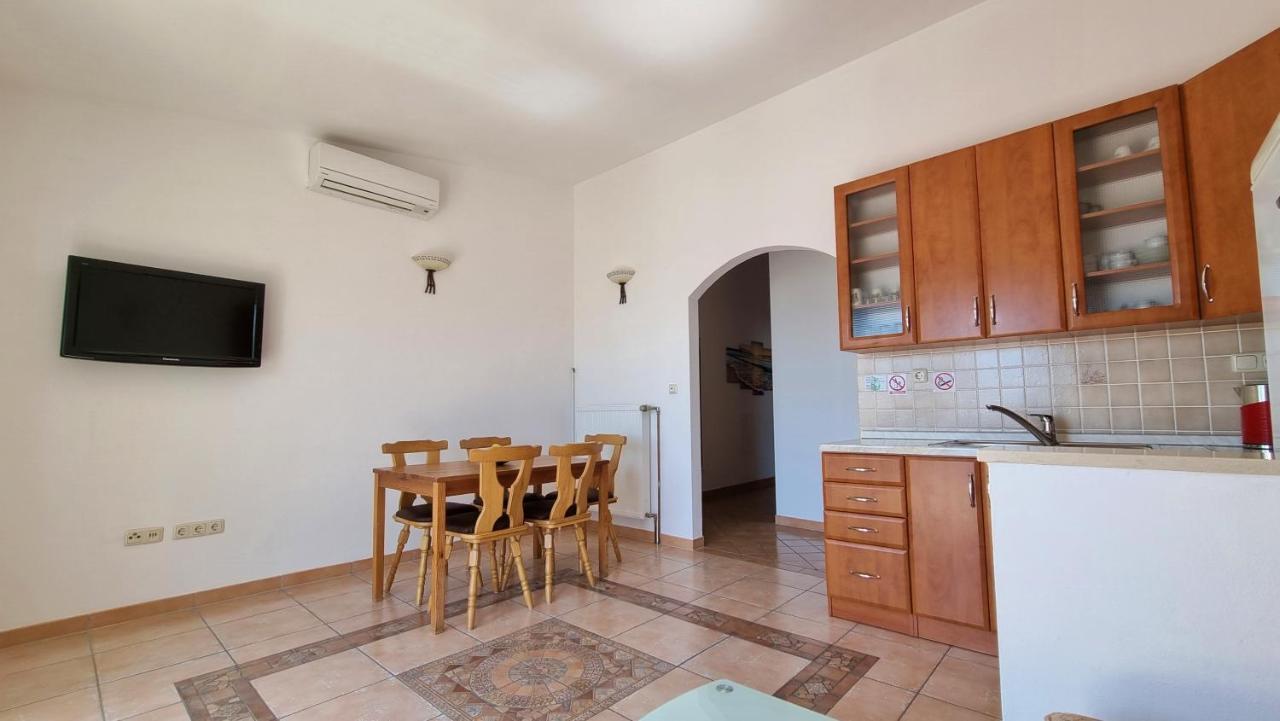 Apartments Stare Duce 6 Омиш Экстерьер фото