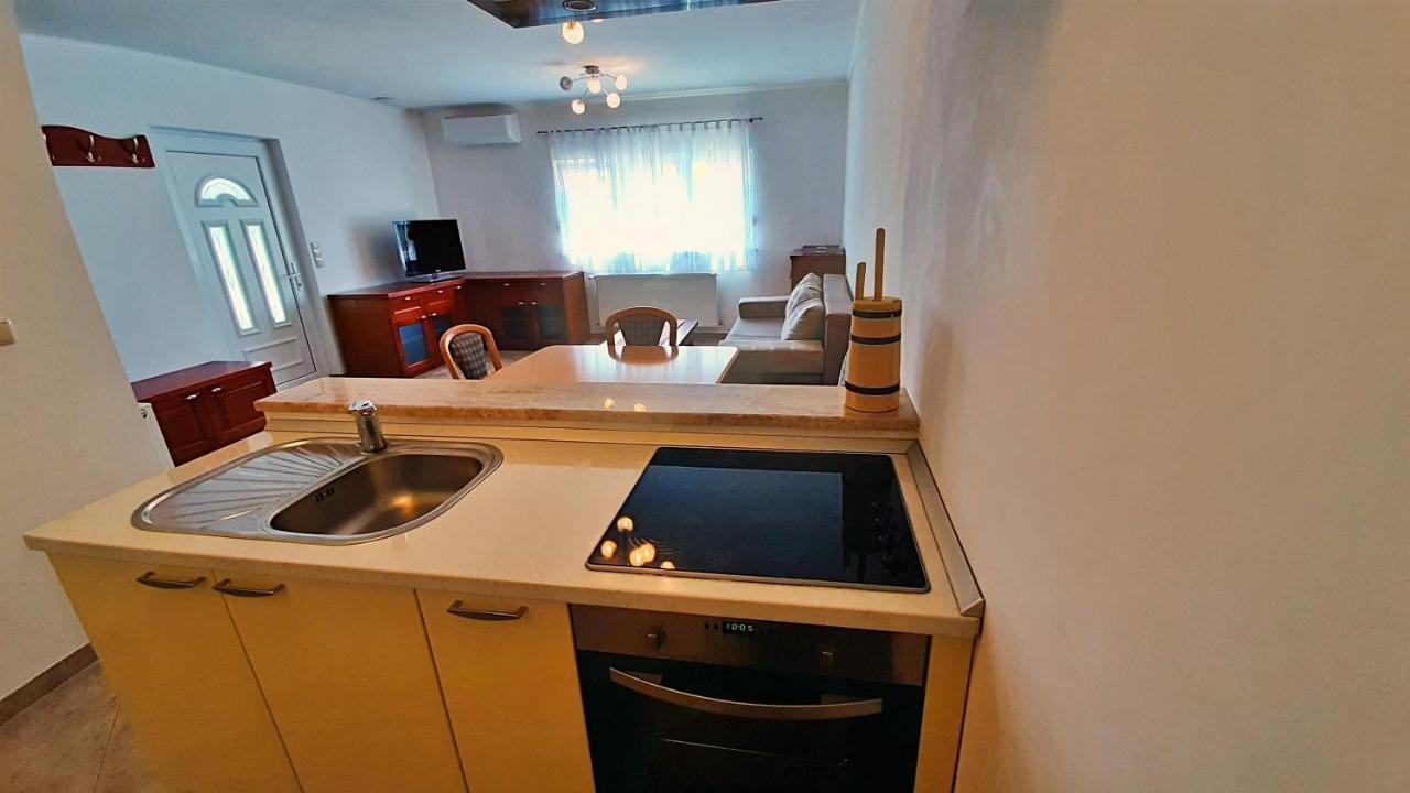 Apartments Stare Duce 6 Омиш Экстерьер фото