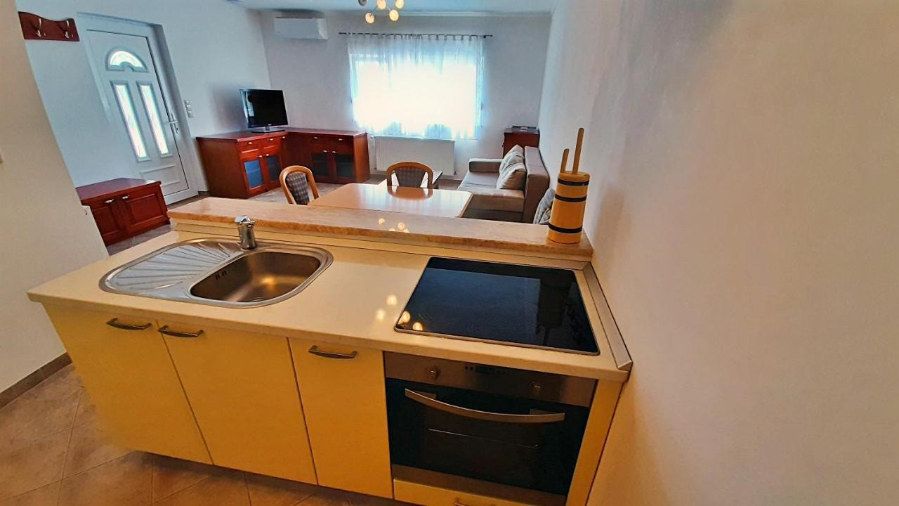Apartments Stare Duce 6 Омиш Экстерьер фото