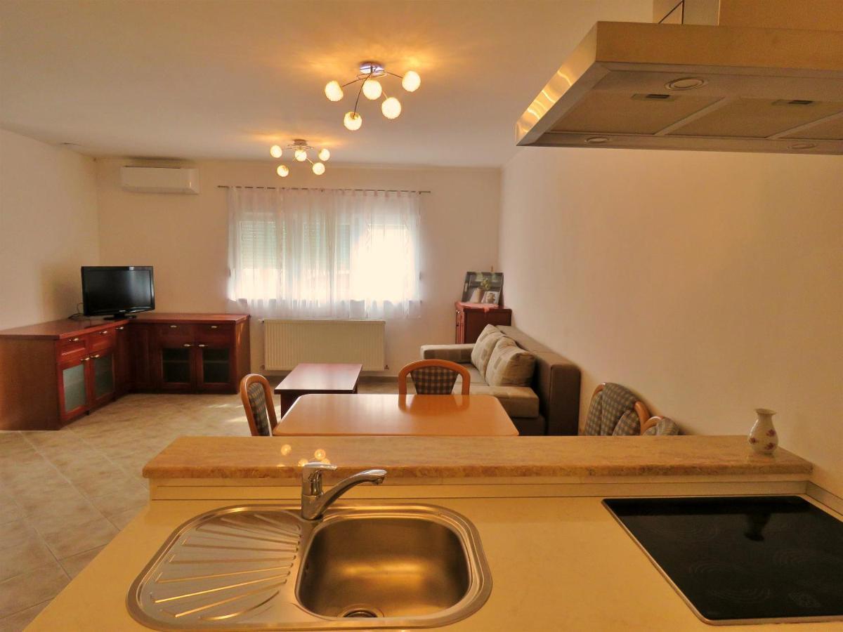 Apartments Stare Duce 6 Омиш Экстерьер фото