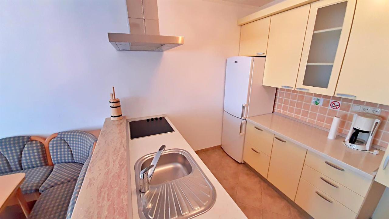 Apartments Stare Duce 6 Омиш Экстерьер фото